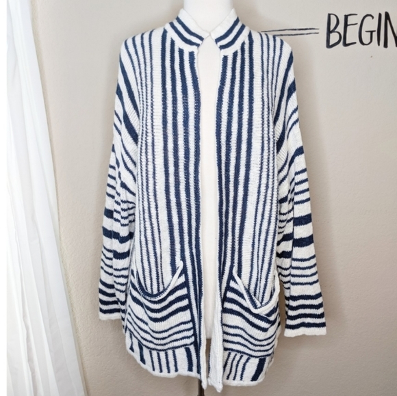 GAP Sweaters - GAP | Oversized Chunky Cardigan